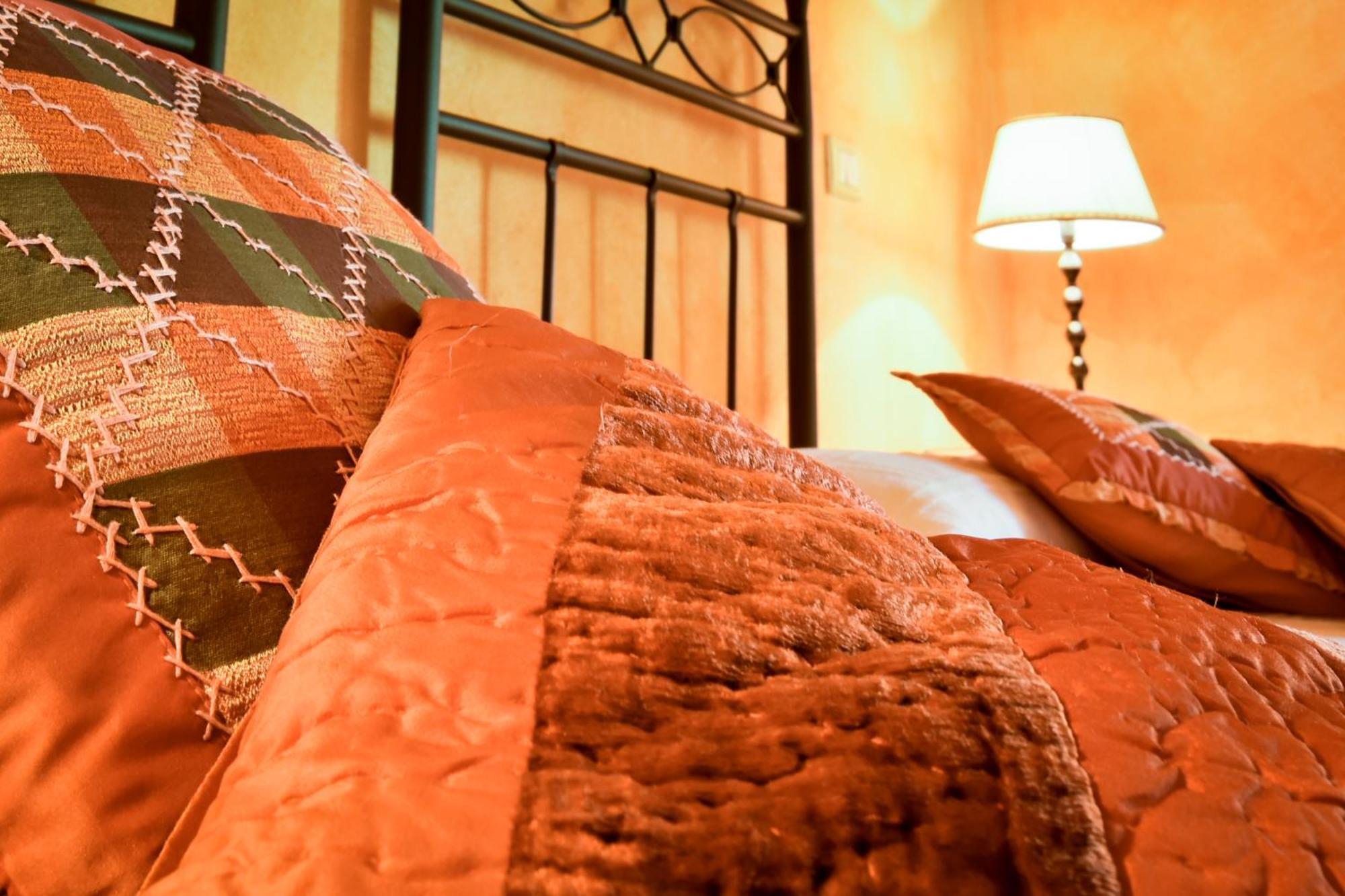 Il Borghetto Tuscan Holidays San Gimignano Phòng bức ảnh
